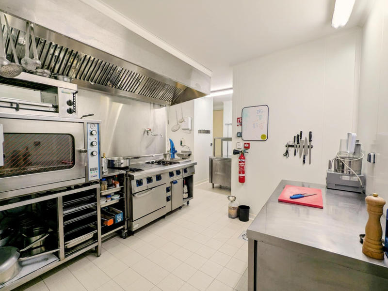 Fonds de commerce - Magasins - 183 m²