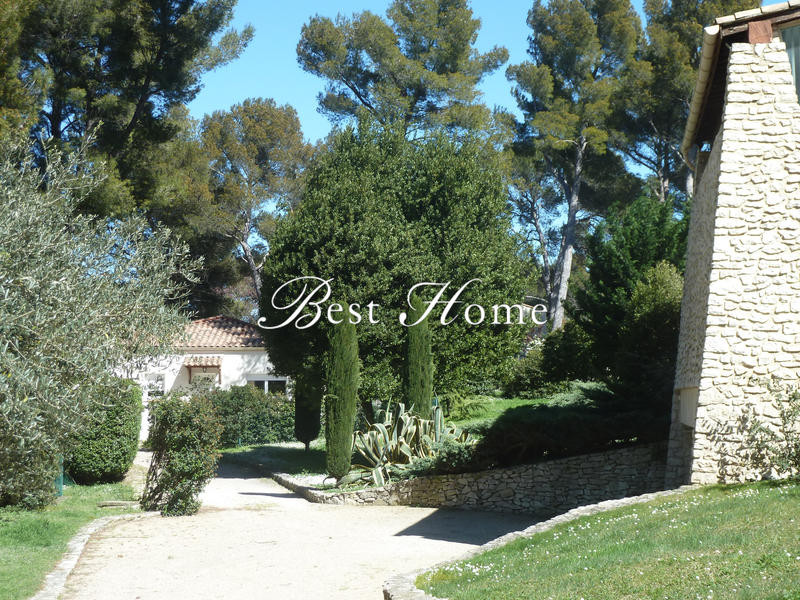 Propriété - 380 m² - 7 pièces