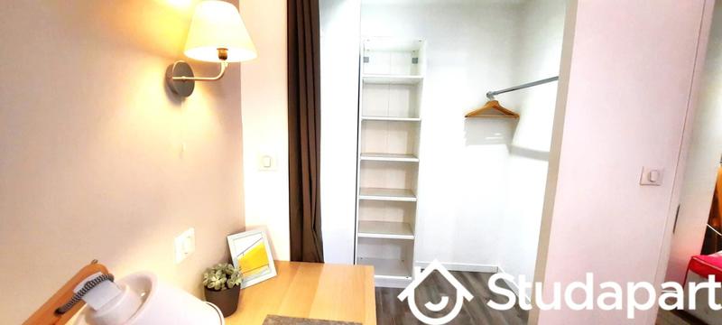 Chambre - 12 m² - 1 pièce