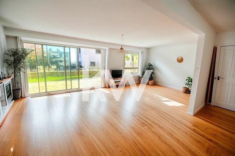 Appartement - 85 m² - 5 pièces