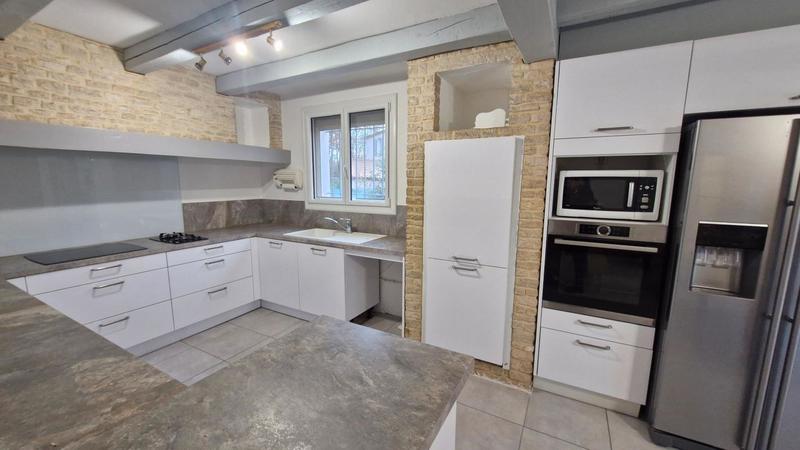 Maison - 202 m² - 6 pièces