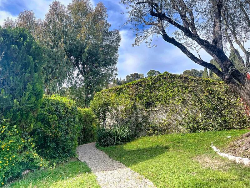 Maison - 210 m² - 8 pièces