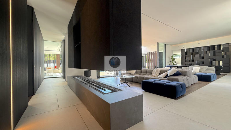 Maison - 282 m² - 7 pièces