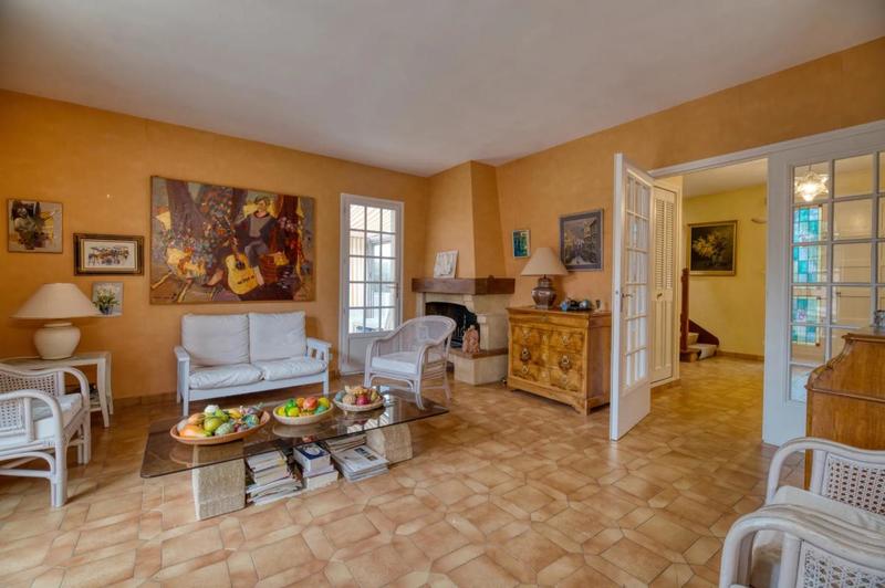 Maison - 196 m² - 7 pièces