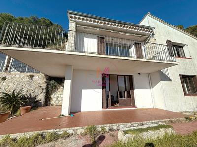 Maison - 186 m² - 6 pièces