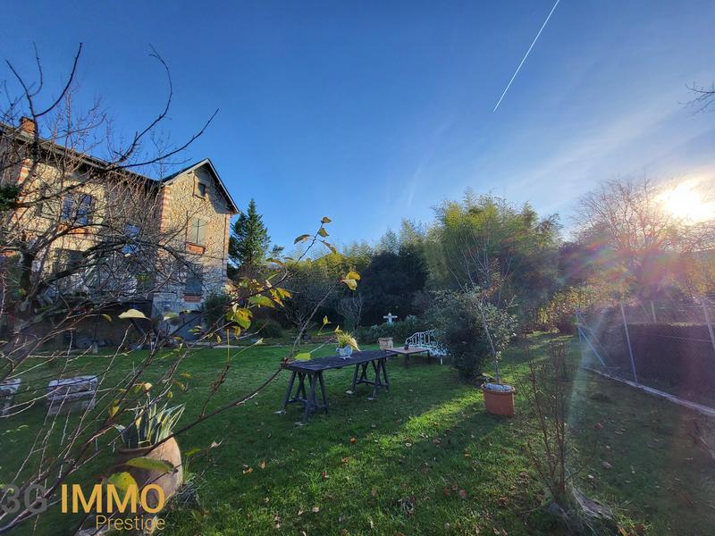 Maison - 225 m² - 10 pièces