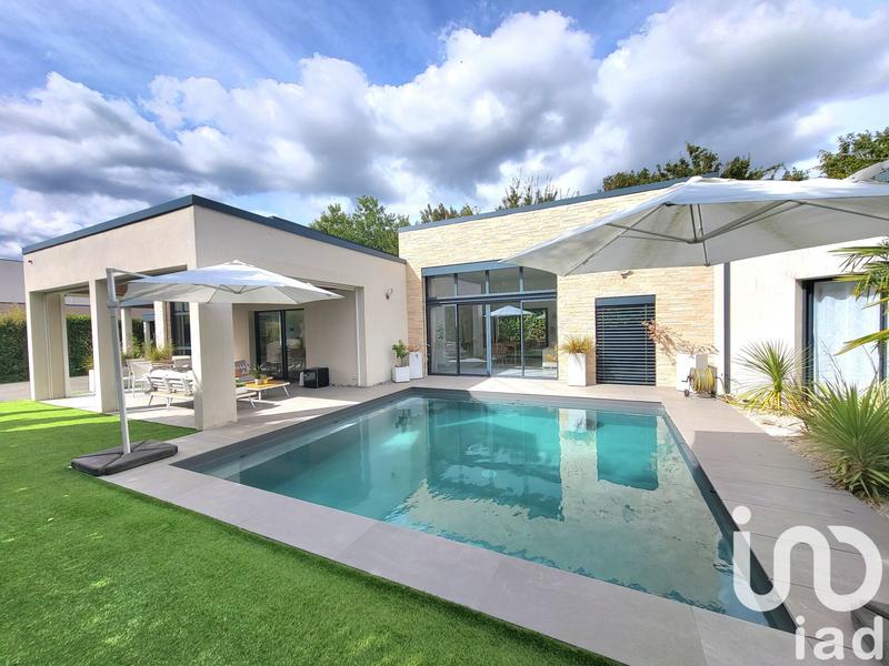 Maison - 265 m² - 9 pièces