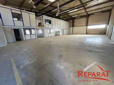 Entrepôt - 900 m²