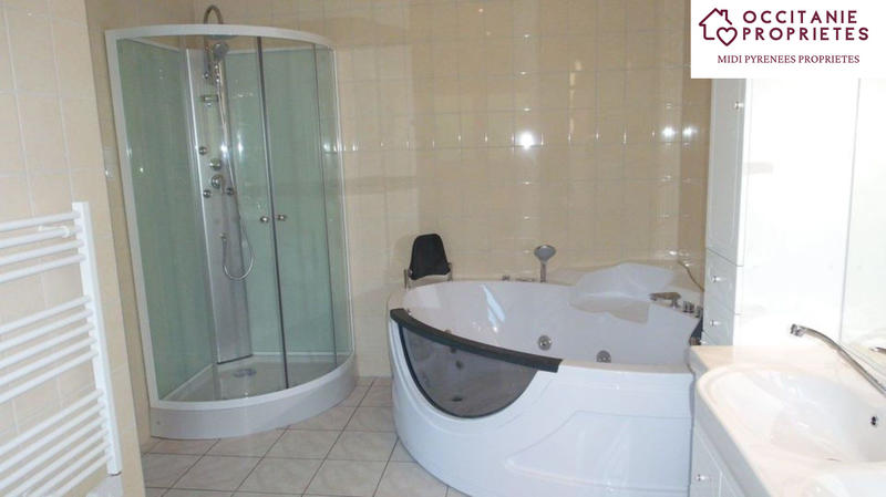 Villa - 250 m² - 4 pièces