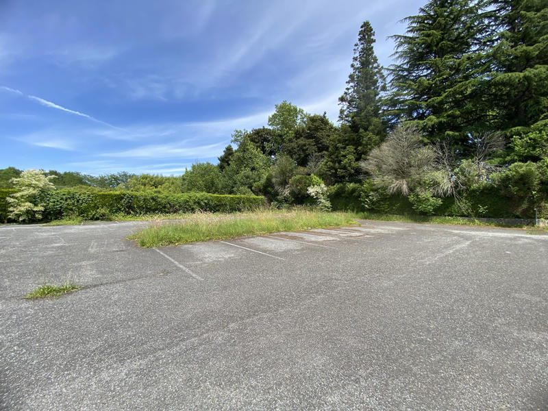 Local commercial - 1 900 m²