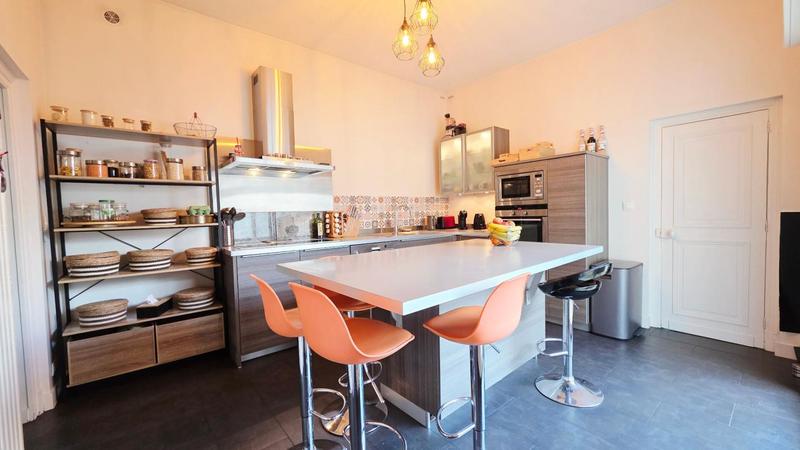 Maison - 189 m² - 8 pièces