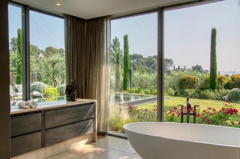 Villa - 335 m² - 7 pièces