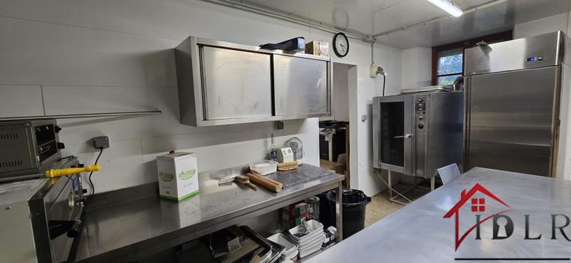 Fonds de commerce - Local commercial - 200 m²