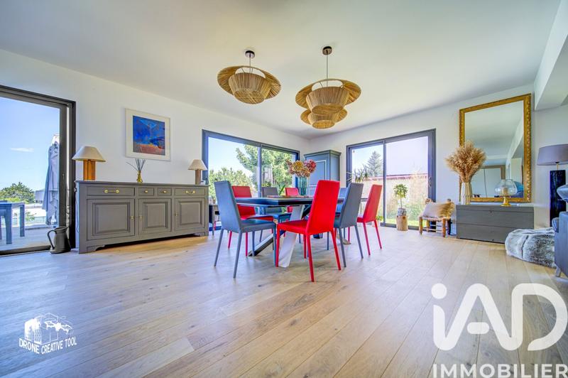 Maison - 181 m² - 7 pièces