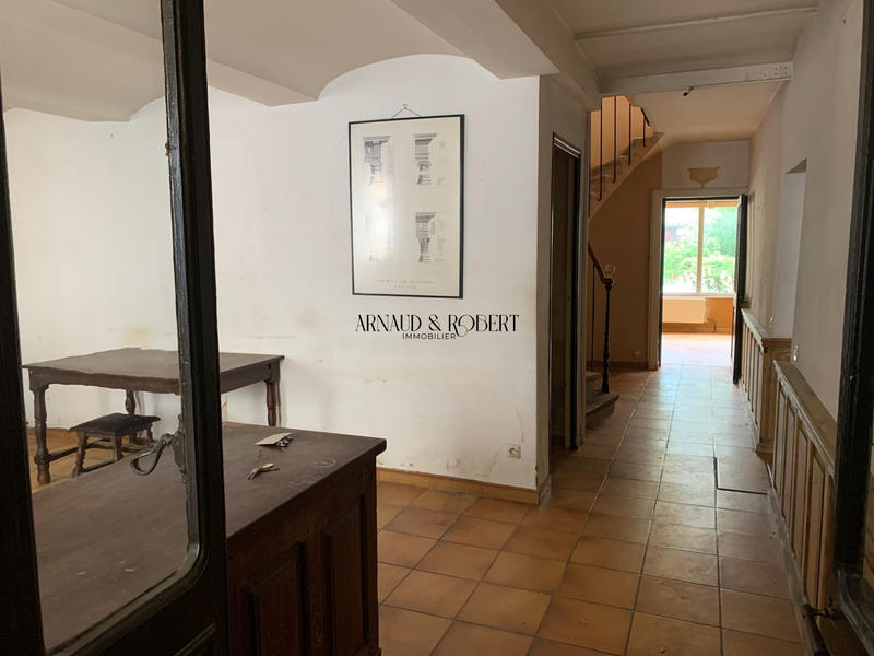 Maison - 250 m² - 10 pièces