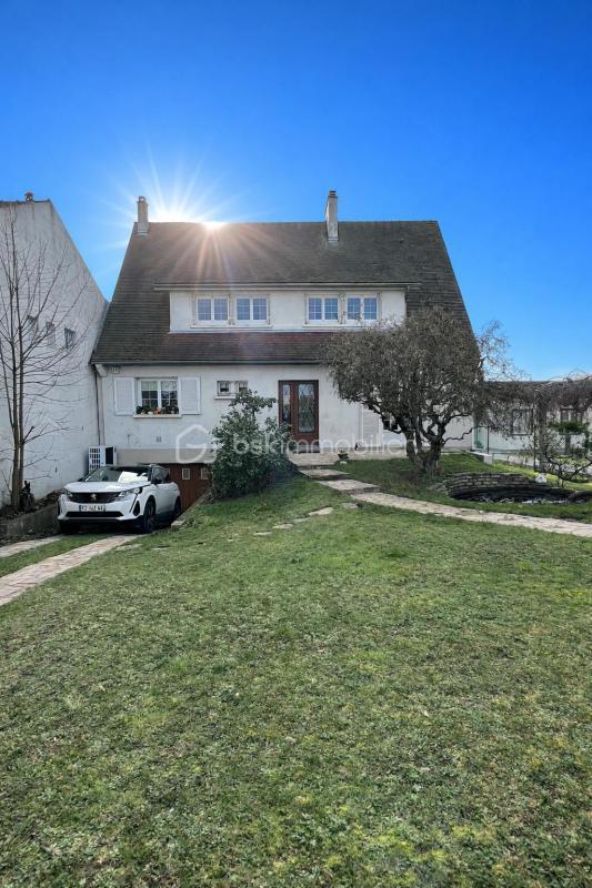 Maison - 170 m² - 8 pièces