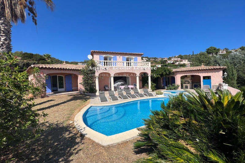 Maison - 220 m² - 6 pièces