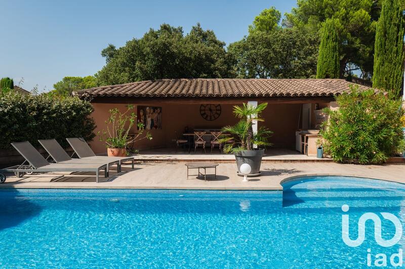 Maison - 225 m² - 6 pièces