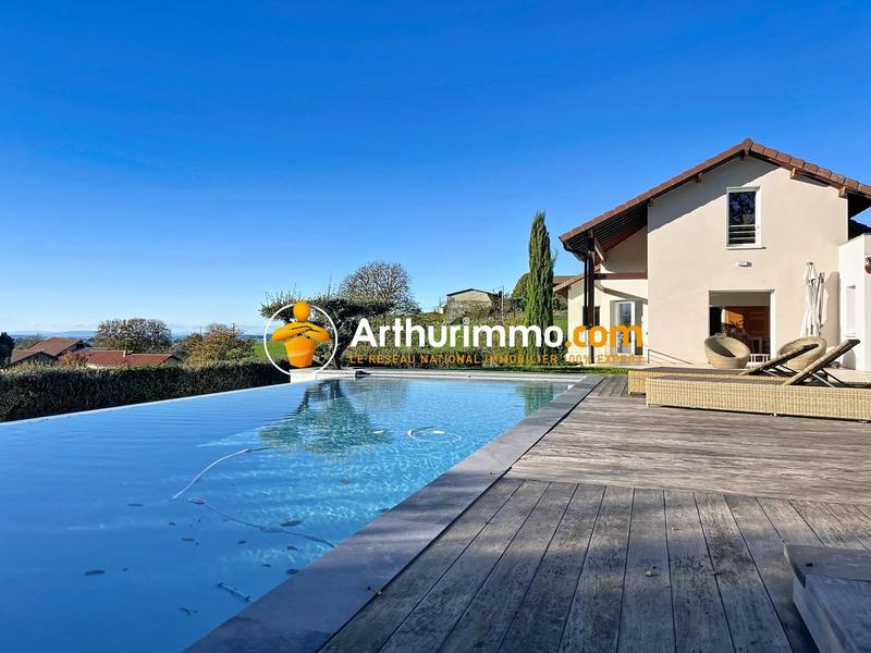 Maison - 278 m² - 8 pièces