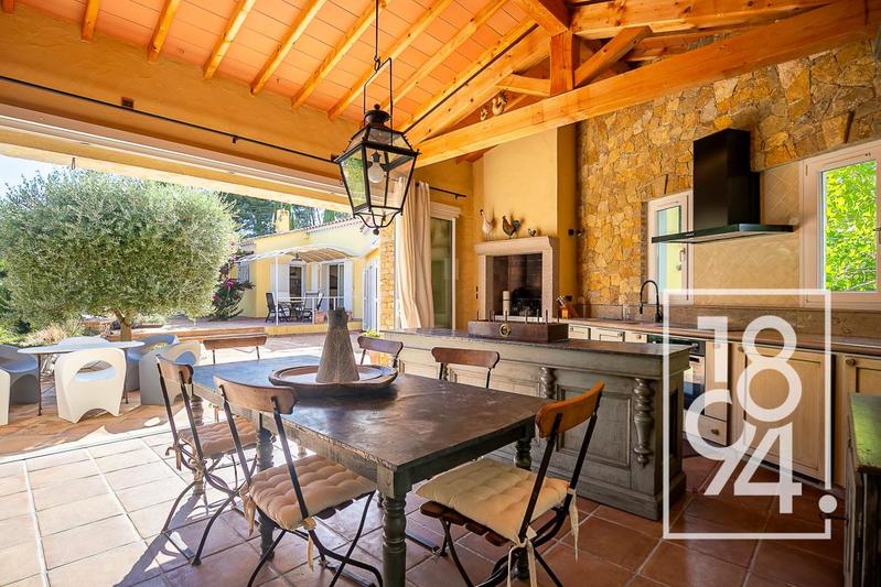 Maison - 224 m² - 5 pièces