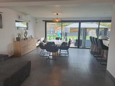 Maison - 145 m² - 8 pièces