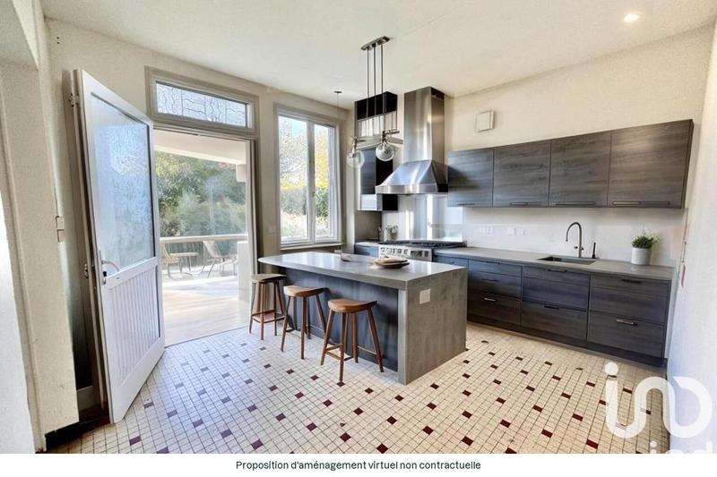 Maison - 268 m² - 12 pièces