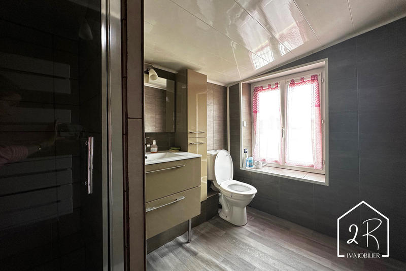 Maison - 350 m² - 6 pièces