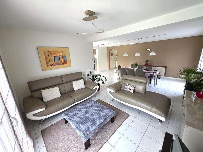 Maison - 160 m² - 8 pièces