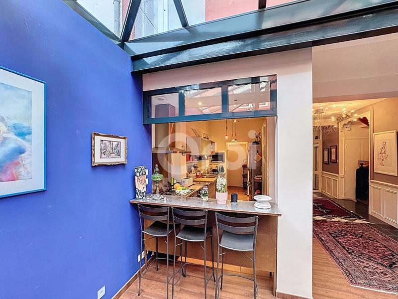 Demeure - 216 m² - 6 pièces