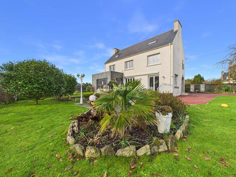 Maison - 184 m² - 7 pièces