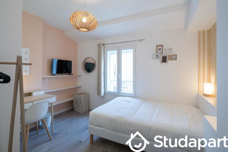 Chambre - 11 m² - 1 pièce