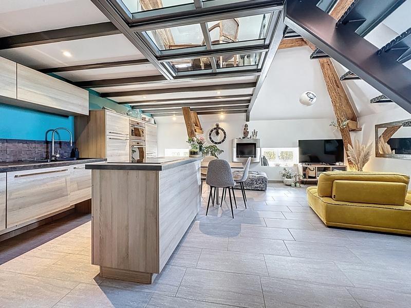 Loft - 65 m² - 3 pièces