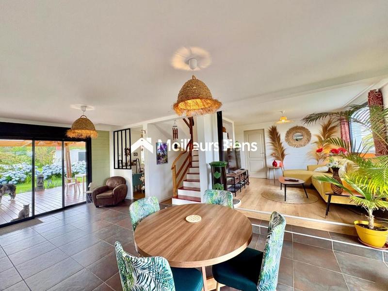 Maison - 150 m² - 6 pièces