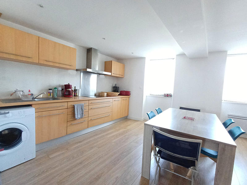 Appartement - 72 m² - 2 pièces