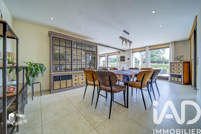 Maison - 250 m² - 7 pièces