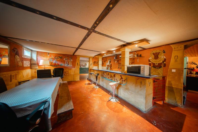 Maison - 358 m² - 10 pièces