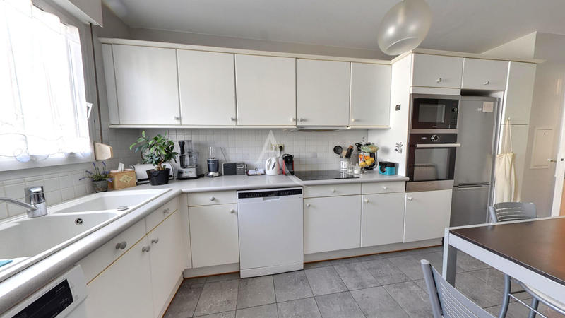 Appartement - 84 m² - 4 pièces