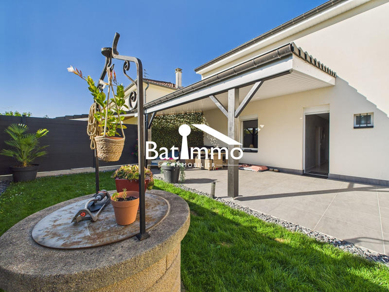 Maison - 245 m² - 8 pièces