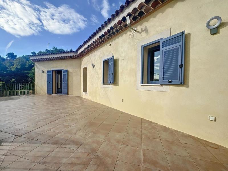 Maison - 253 m² - 5 pièces