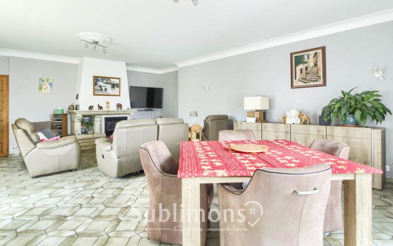 Maison traditionnelle - 183 m² - 6 pièces