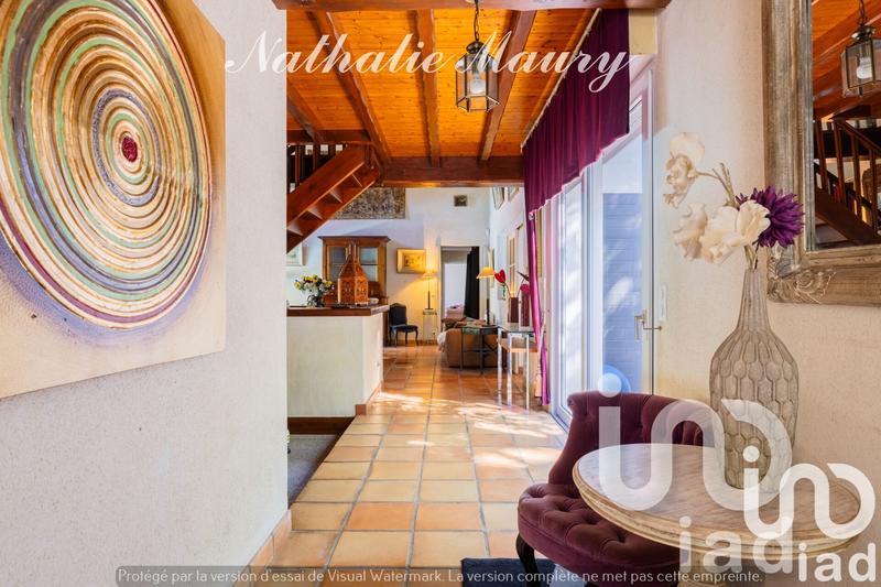 Maison - 240 m² - 7 pièces