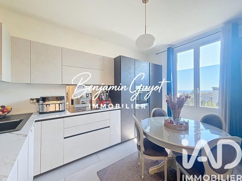 Appartement - 99 m² - 3 pièces