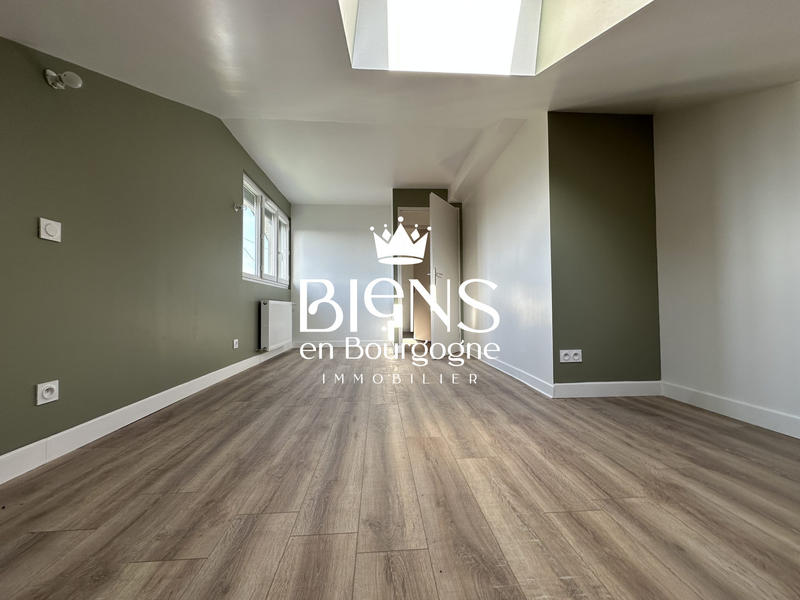 Maison traditionnelle - 95 m² - 5 pièces