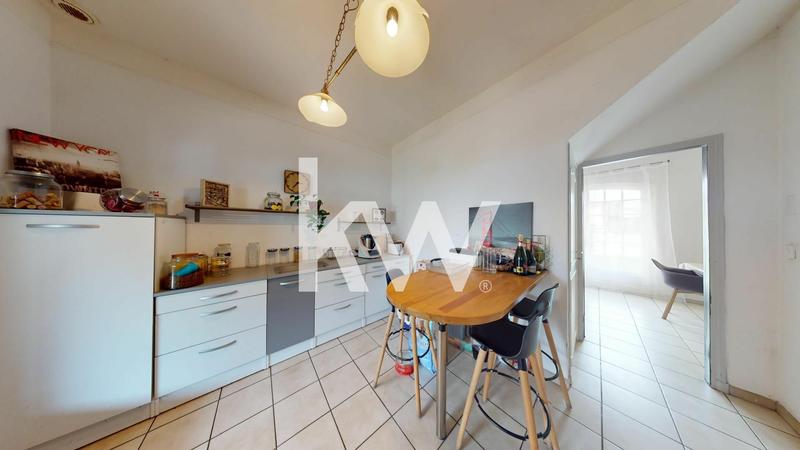 Maison - 214 m² - 9 pièces