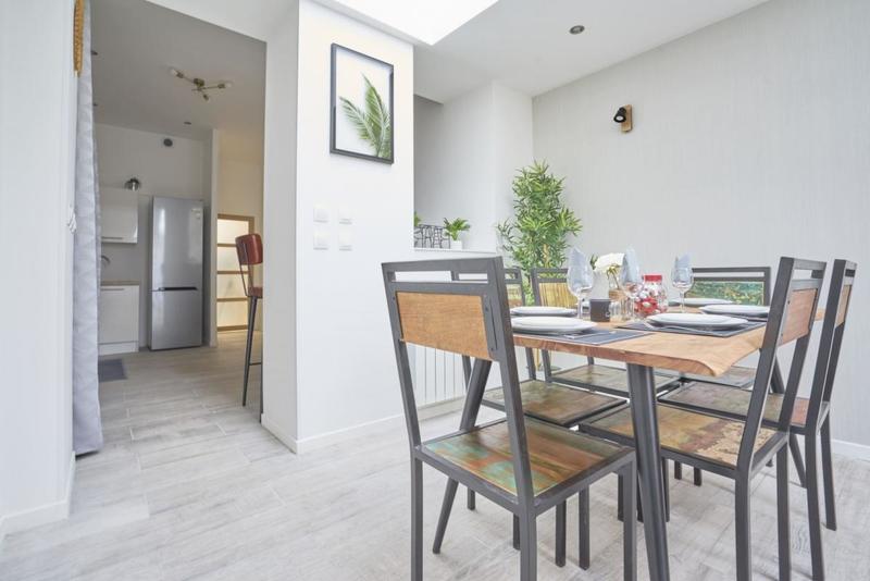 Maison - 99 m² - 6 pièces