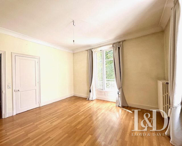 Maison - 237 m² - 10 pièces