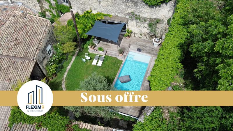 Maison - 240 m² - 10 pièces