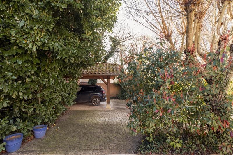 Maison - 261 m² - 8 pièces