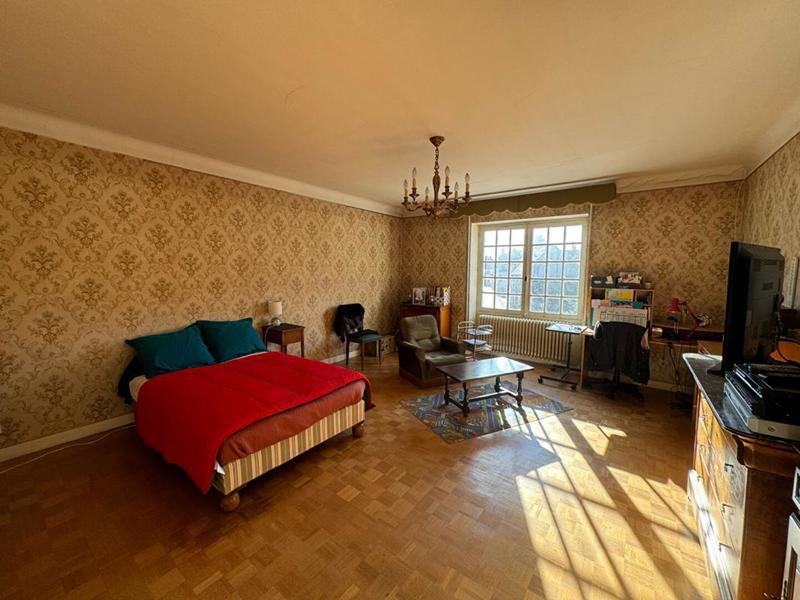 Maison - 264 m² - 9 pièces