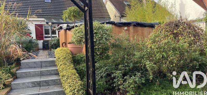 Maison - 98 m² - 5 pièces